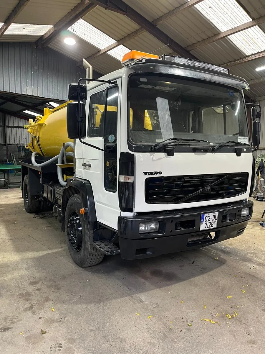 Volvo truck with whale vacuum tanker jetter - Image 1