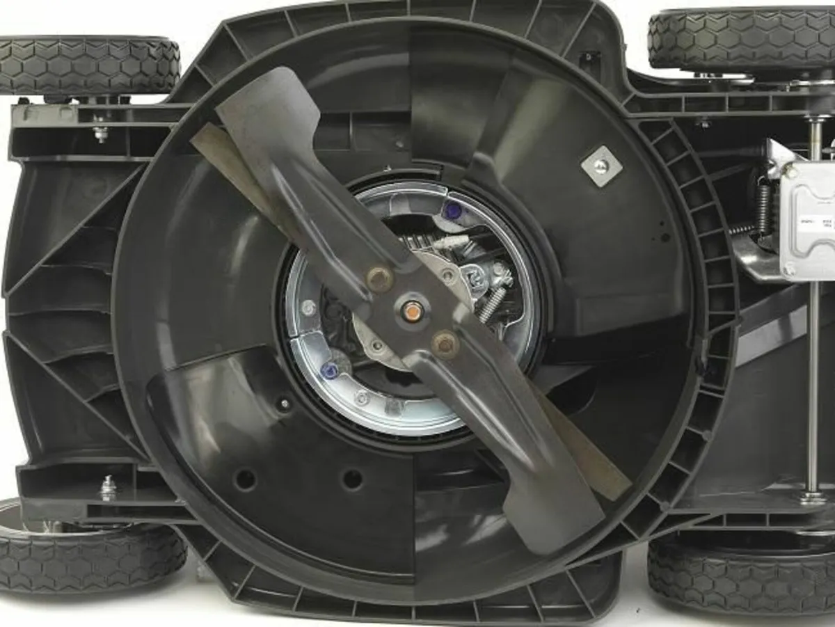 The new Honda HRX 537 HYE self-propelled - Image 3