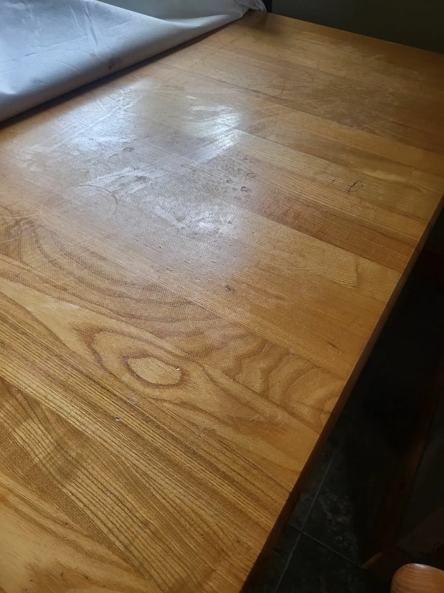 Kitchen table and 6 chairs - Image 4