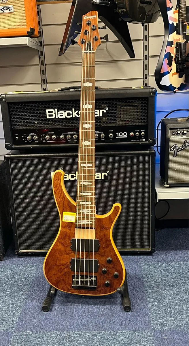 Cruiser 5 string active bass - Image 1