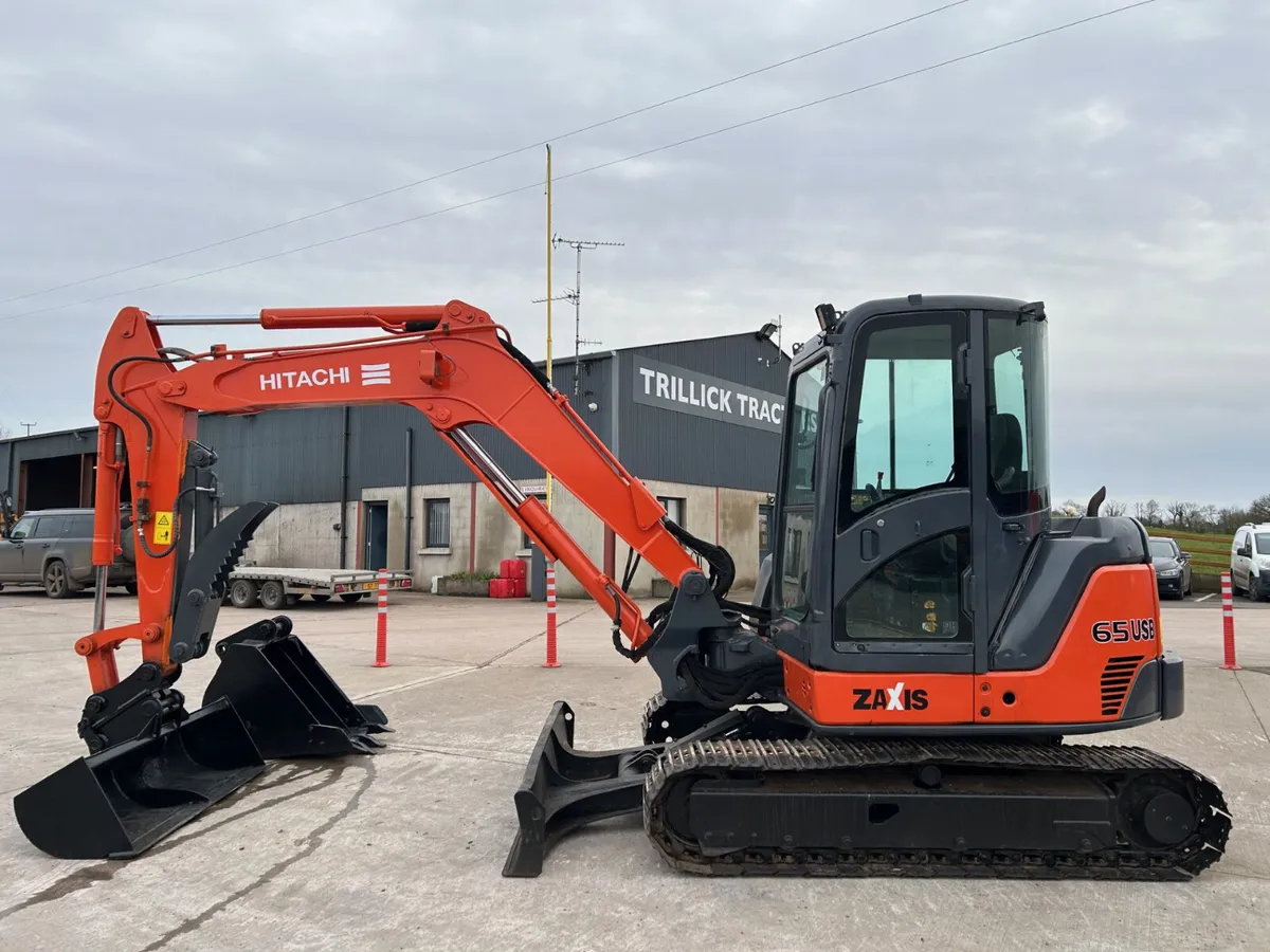 Hitachi  ZX 65 USB-3 C/W Thumb Grab & x2 Buckets - Image 4