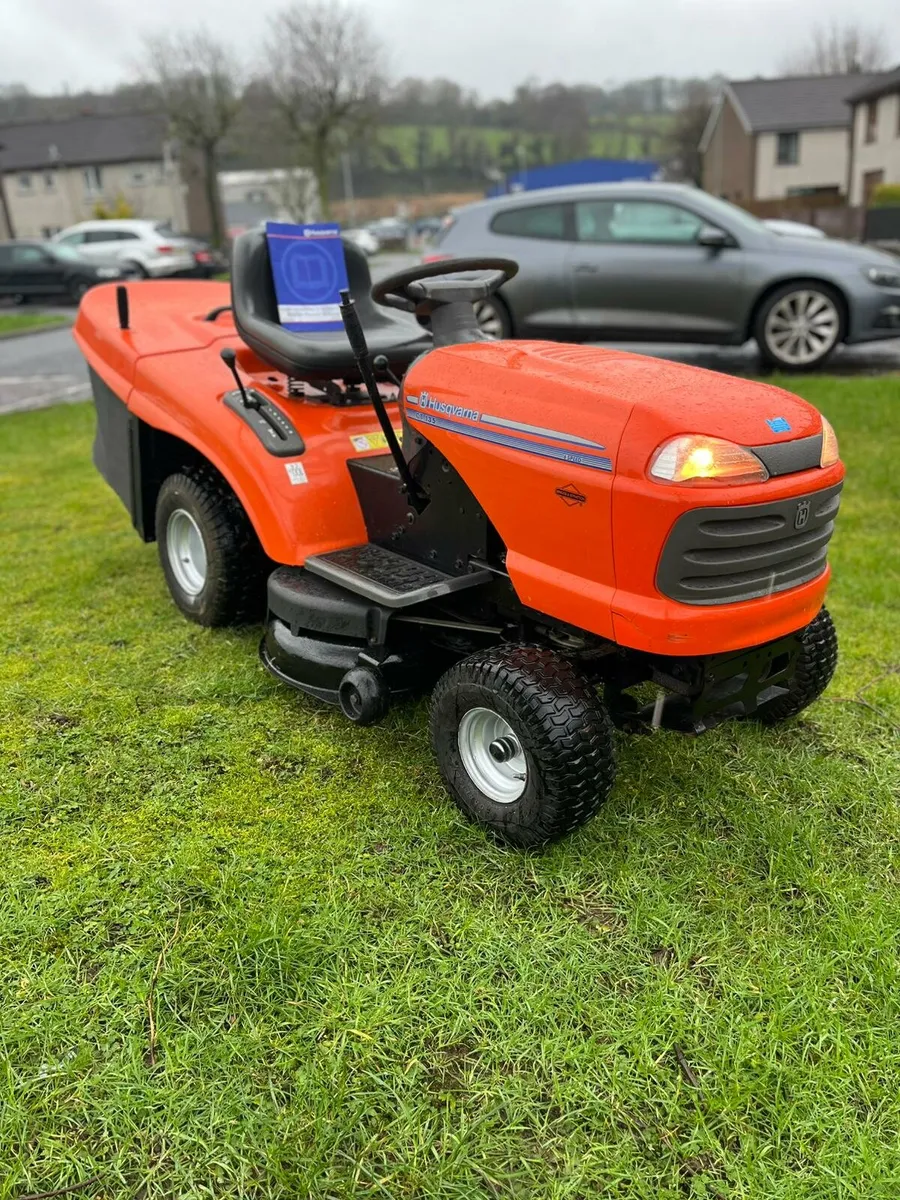 Husquvarna ct135 petrol ride on lawnmower - Image 2