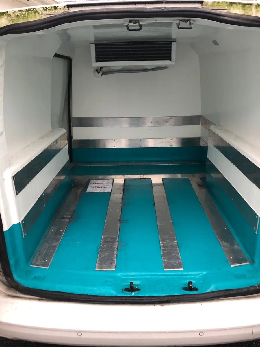 VOLKSWAGEN CADDY MAXI FRIDGE VAN - Image 4