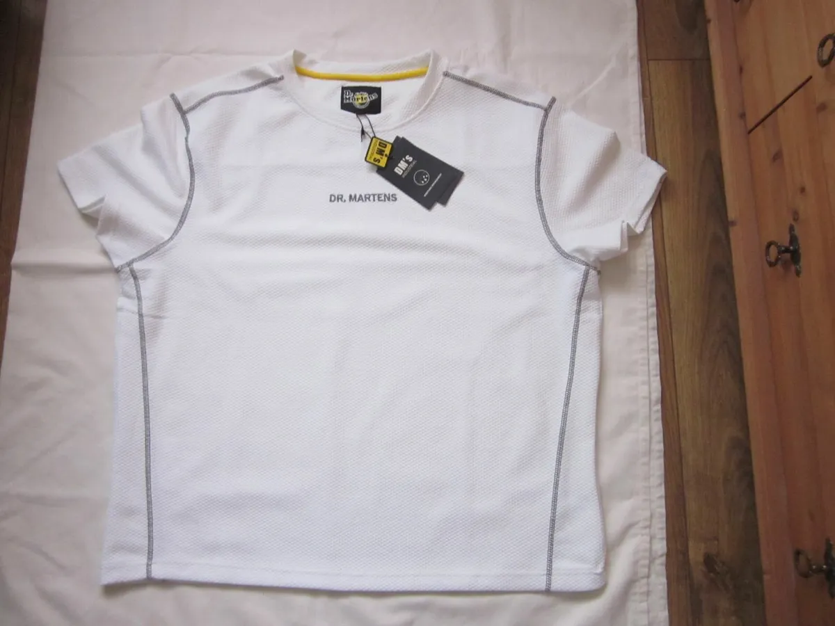 New Dr Martens Air Wair White Tee Shirt XXL - Image 1