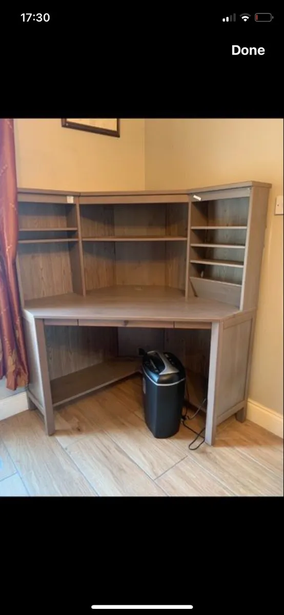 Desk/workstation - Image 1