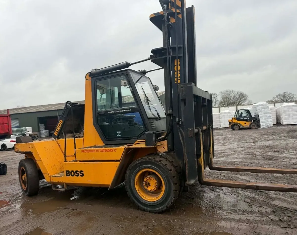 Boss 12 ton diesel forklift - Image 3