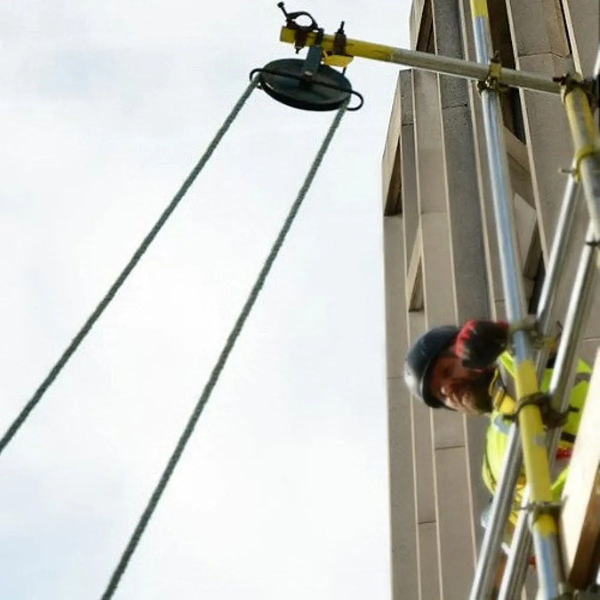 Gin Wheel Scaffold Pulley and Rope 250KG - Image 4