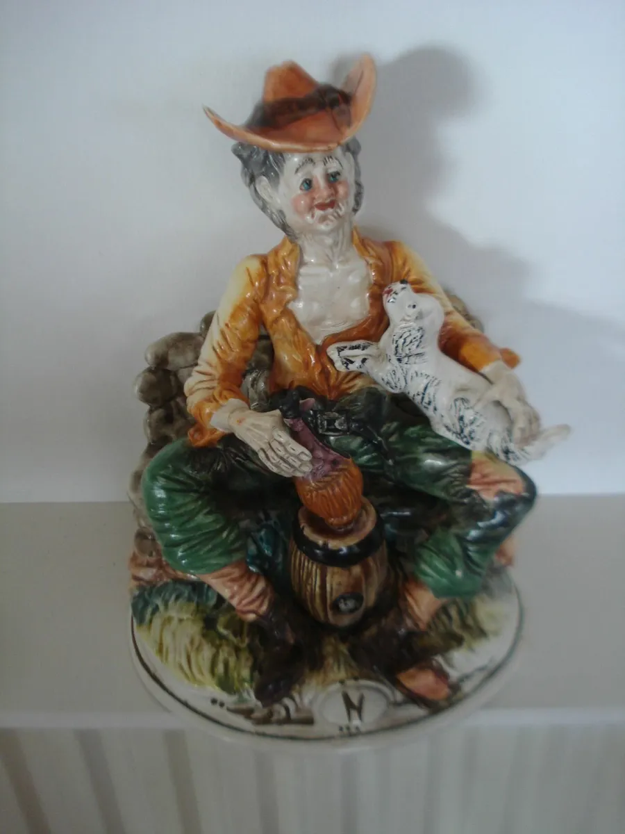 CAPODIMONTE FIGURE OLD MAN ON BENCH WITH DOG. - Image 1
