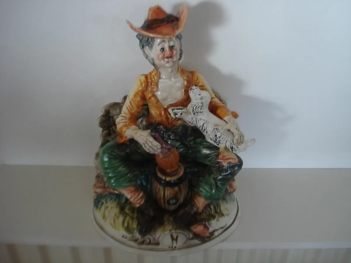 CAPODIMONTE FIGURE OLD MAN ON BENCH WITH DOG. - Image 2