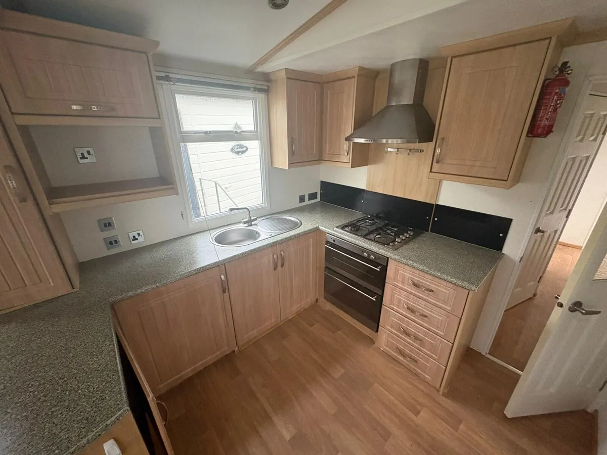 Carnaby 37-12.6 2 bed Full winter spec TPS caravan - Image 4
