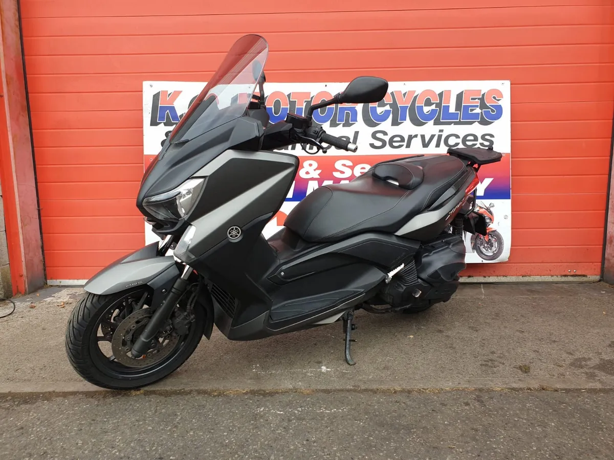 Yamaha XMAX 400 - Image 4