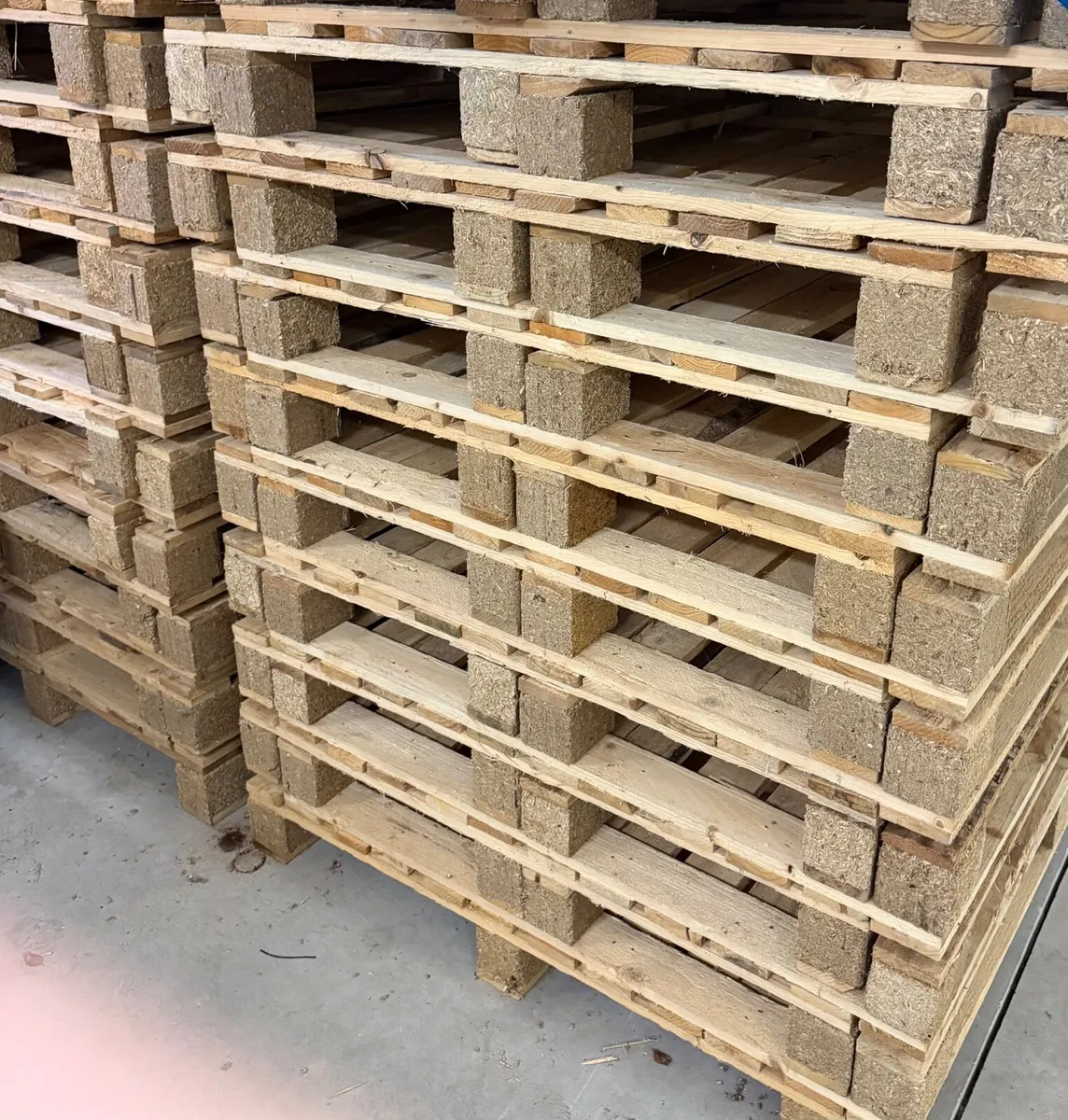 Wooden Pallets 1000X1200 - QTY 200 - Image 1