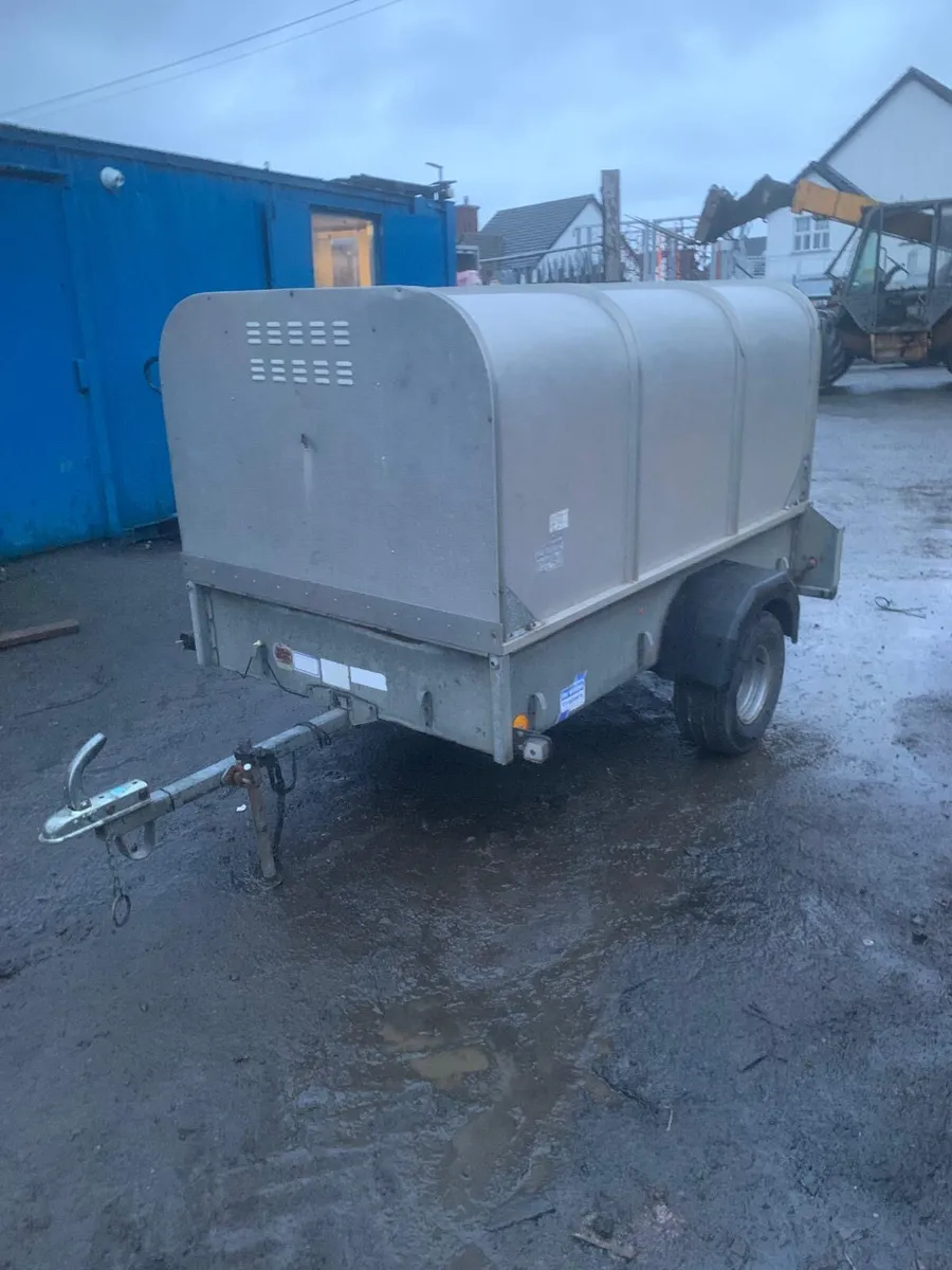 Ifor Williams P6E calf sheep trailer - Image 1