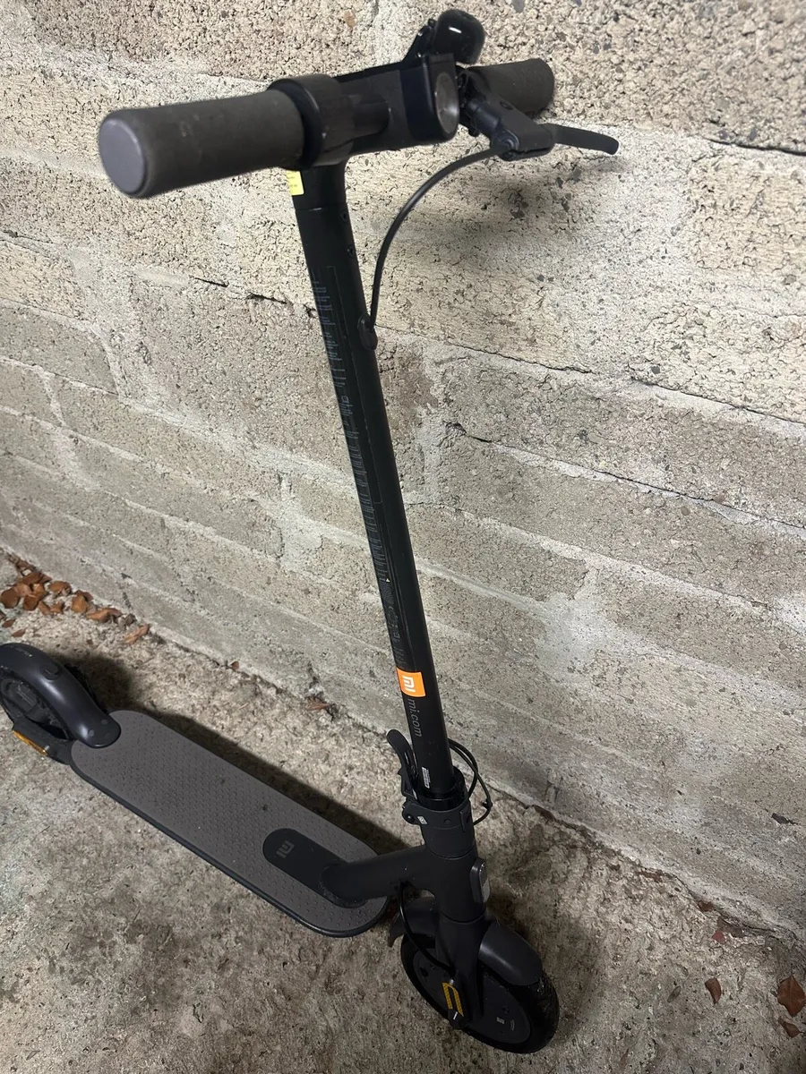 Xiaomi Mi Electric Scooter Essential - Image 2