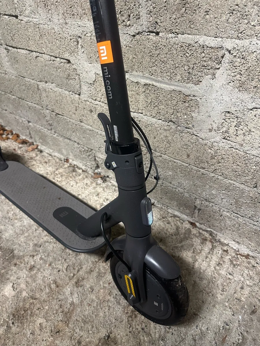 Xiaomi Mi Electric Scooter Essential - Image 3