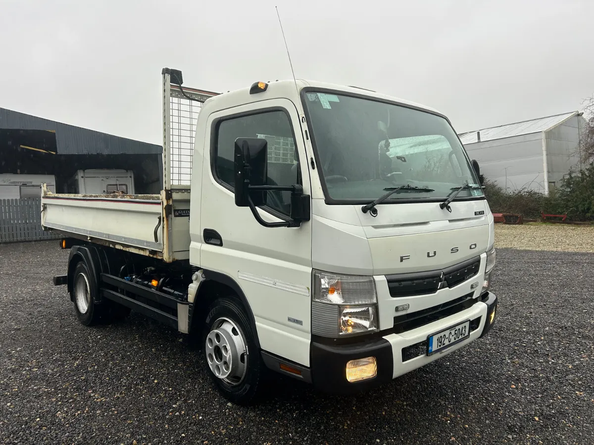 2019 Mitsubishi Fuso 7.5T Tipper / 84kms - Image 1