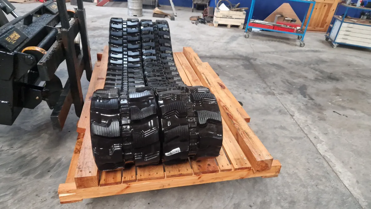 Rubber tracks - Image 1