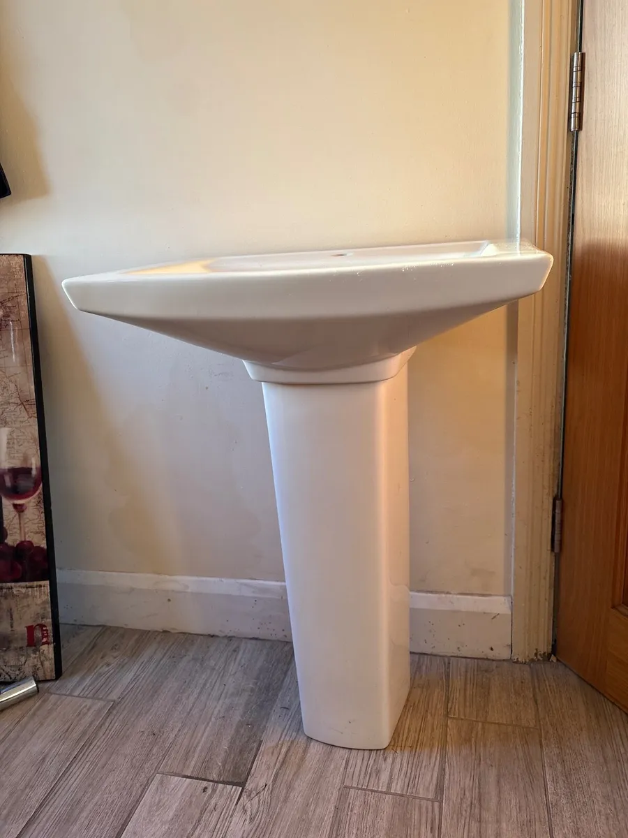 Sink & pedestal for sale - Image 3