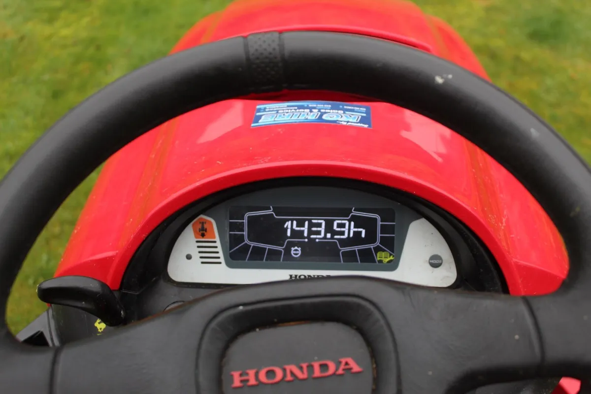 Honda 2417 Mower - Image 3