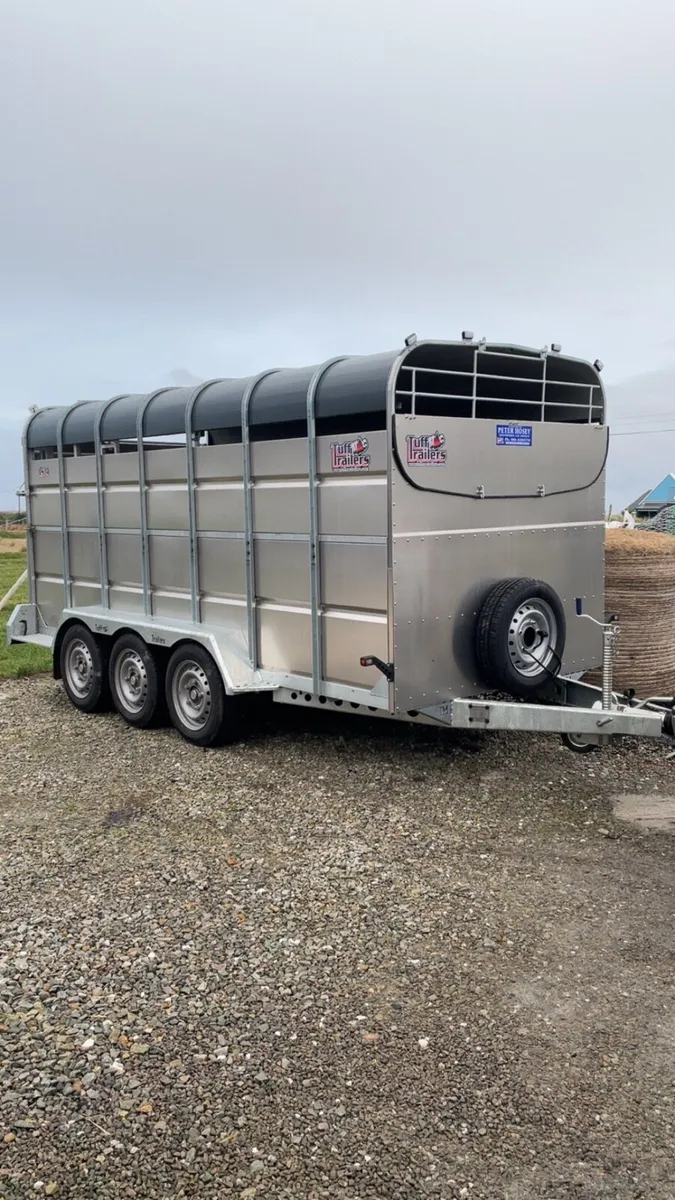 AS NEW 14ft tri axle Tuffmac livestock trailer - Image 1