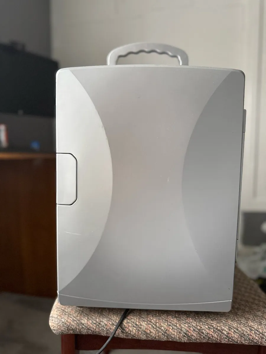 Mini Fridge - Image 1