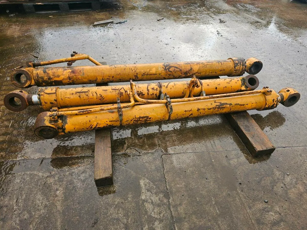 Hydraulic ram - Image 3