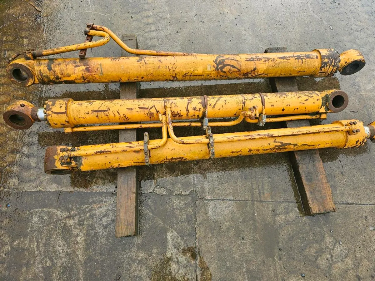 Hydraulic ram - Image 4