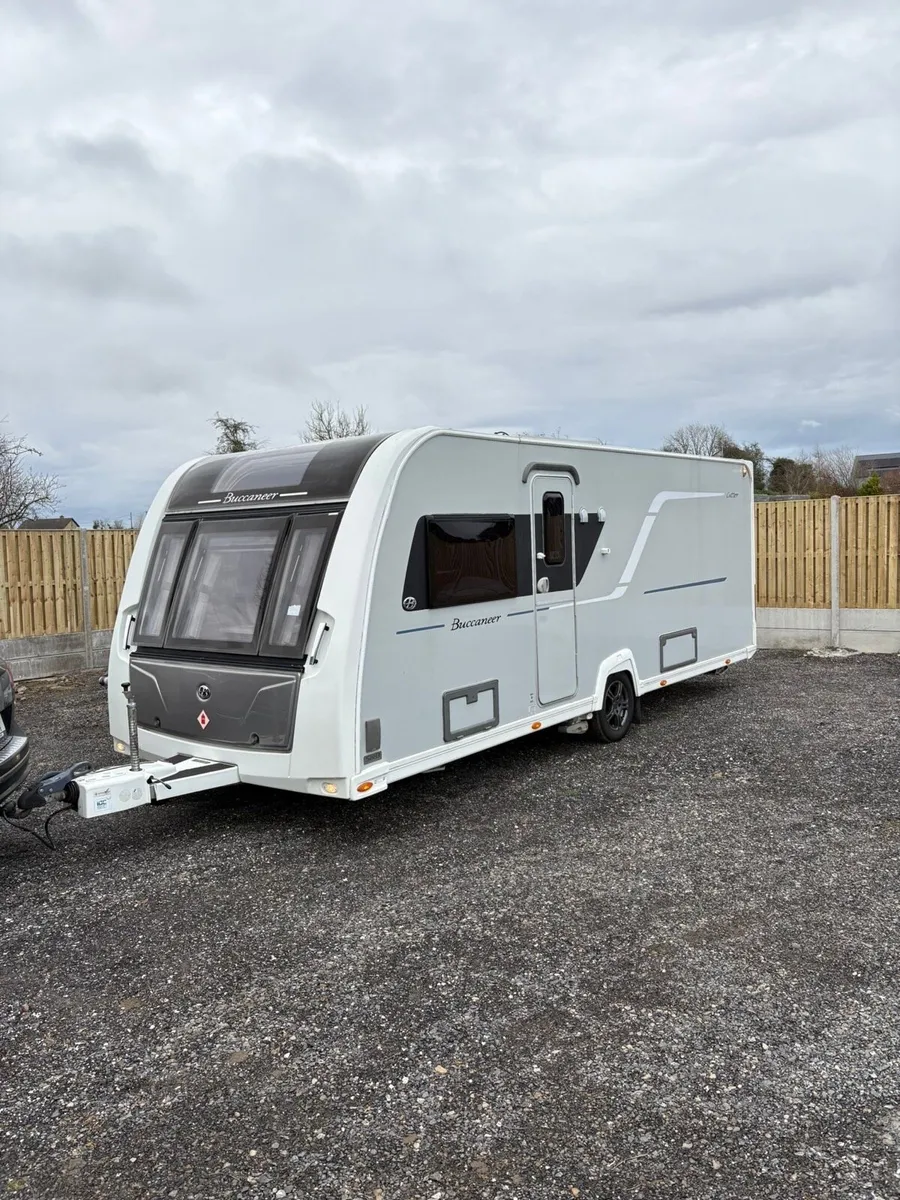 Buccaneer Cutter 4 Berth Island Bed Caravan - Image 1