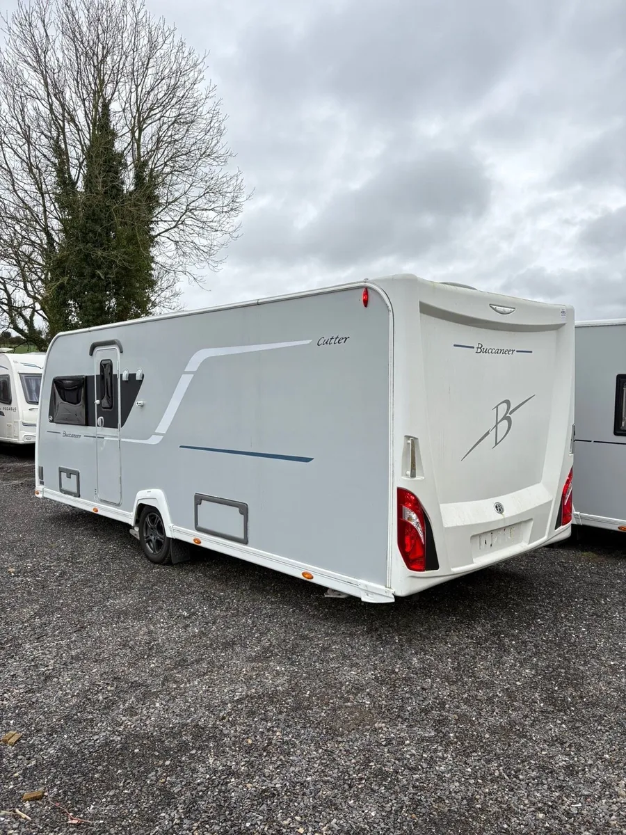 Buccaneer Cutter 4 Berth Island Bed Caravan - Image 4