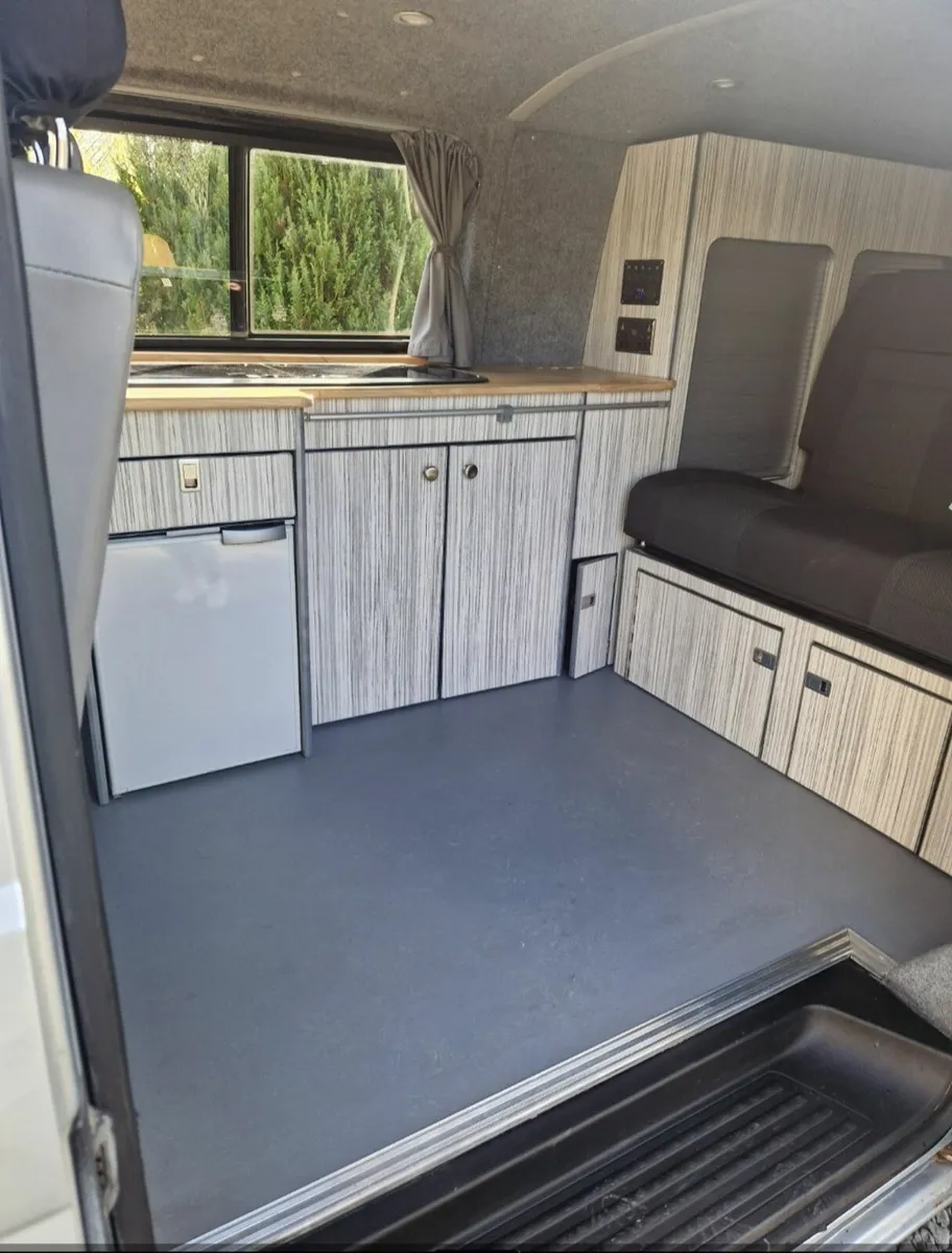 VW T5 2006 2.5ltr - Image 2