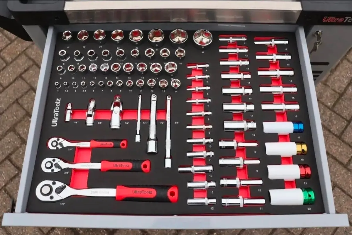 8 drawer tool box with tools - Image 3