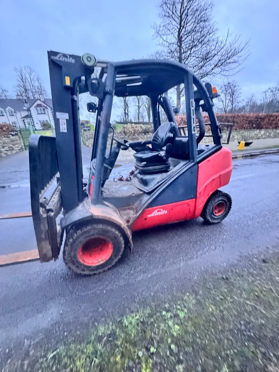 2010 3 Ton Linde Forklift - Image 3