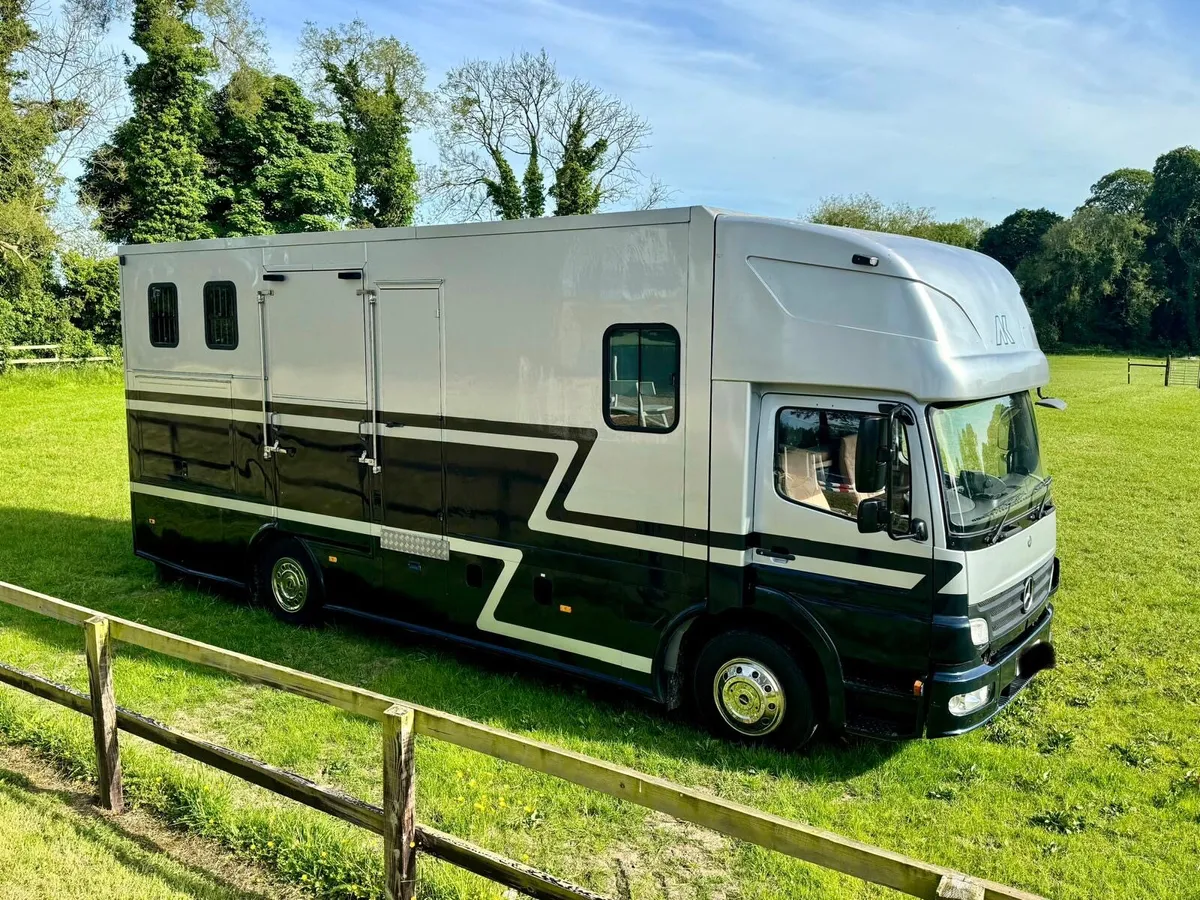 Horse Lorry - Image 1