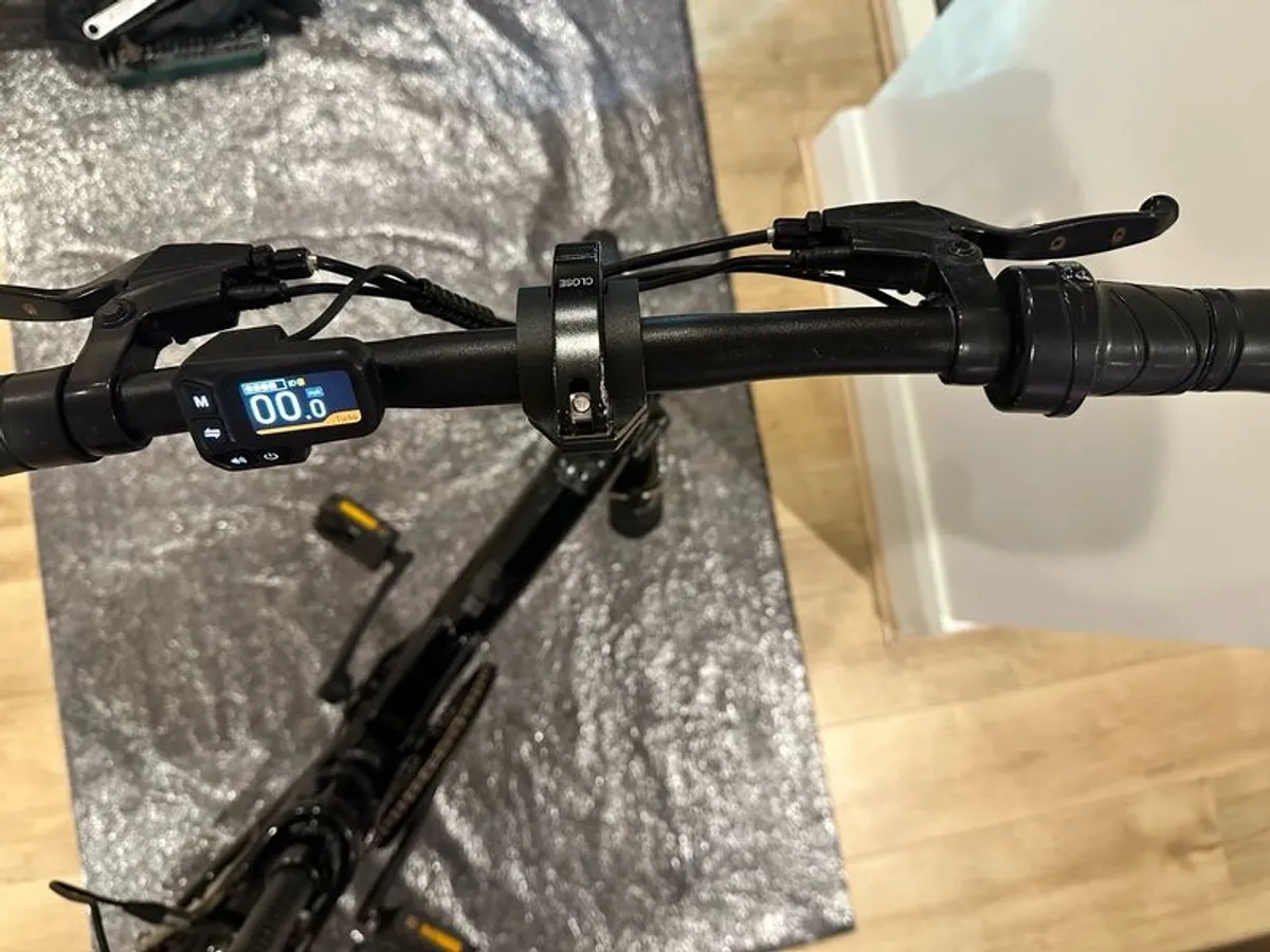 Fiido D3 Pro newest version, perfect condition, low mileage - Image 4