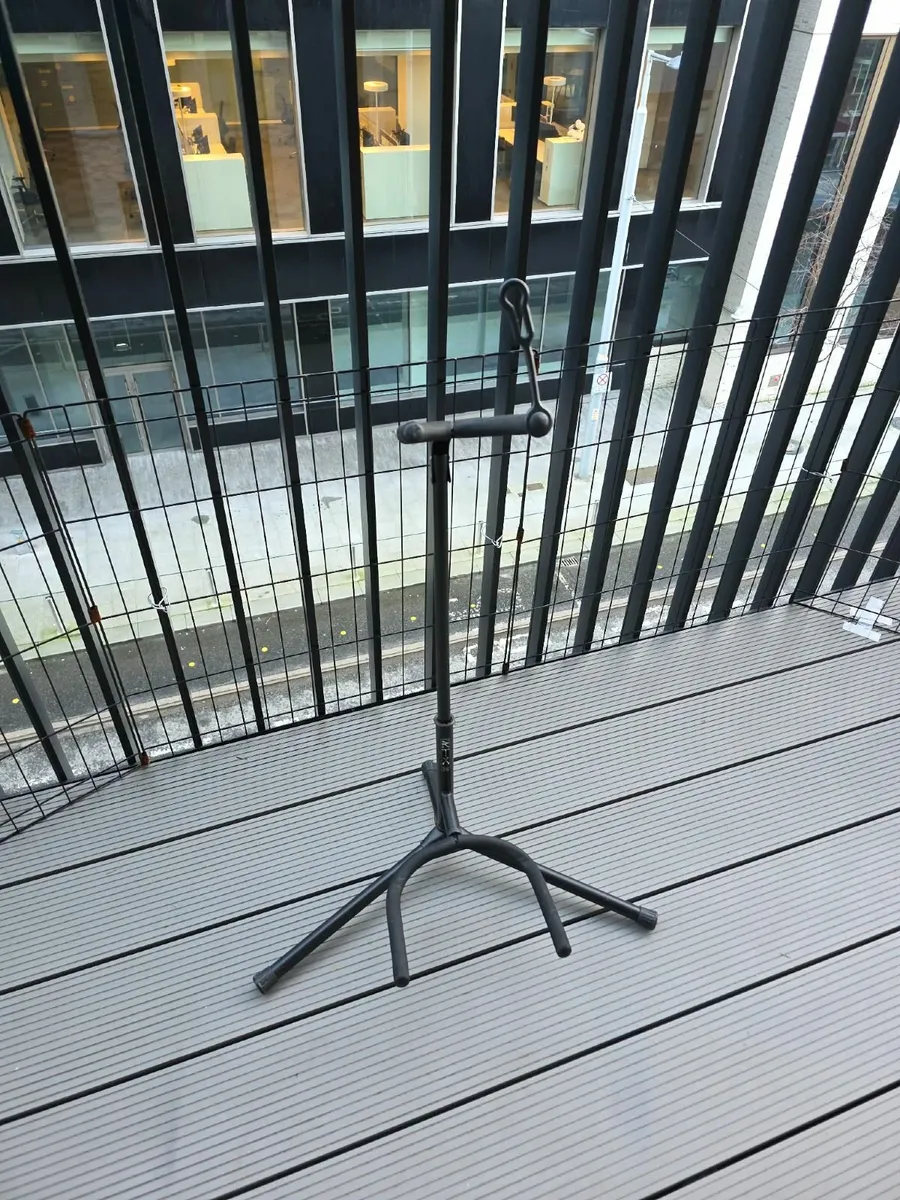 Fender Acoustic Guitar & Foldable Stand - Only €70 - Image 2