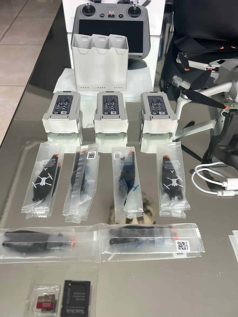 Dji mini 4  as new still under warranty - Image 2