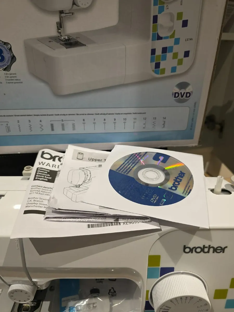 Sewing Machine Bundle incl. Large Accessory Set - Image 2