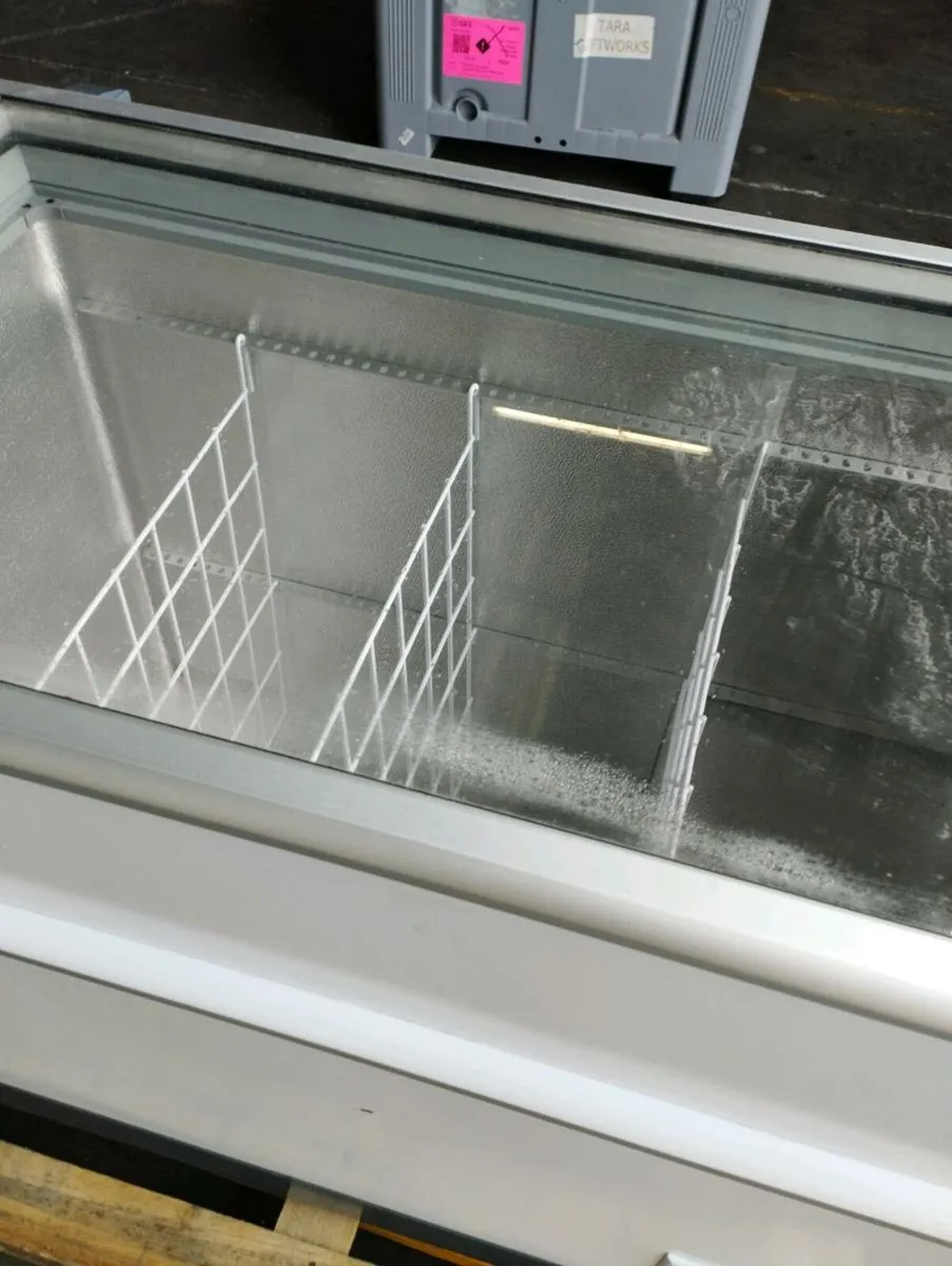 Commercial chest freezer - Image 2