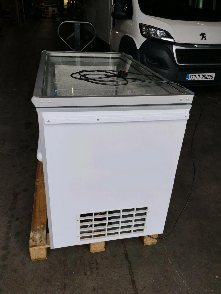 Commercial chest freezer - Image 3
