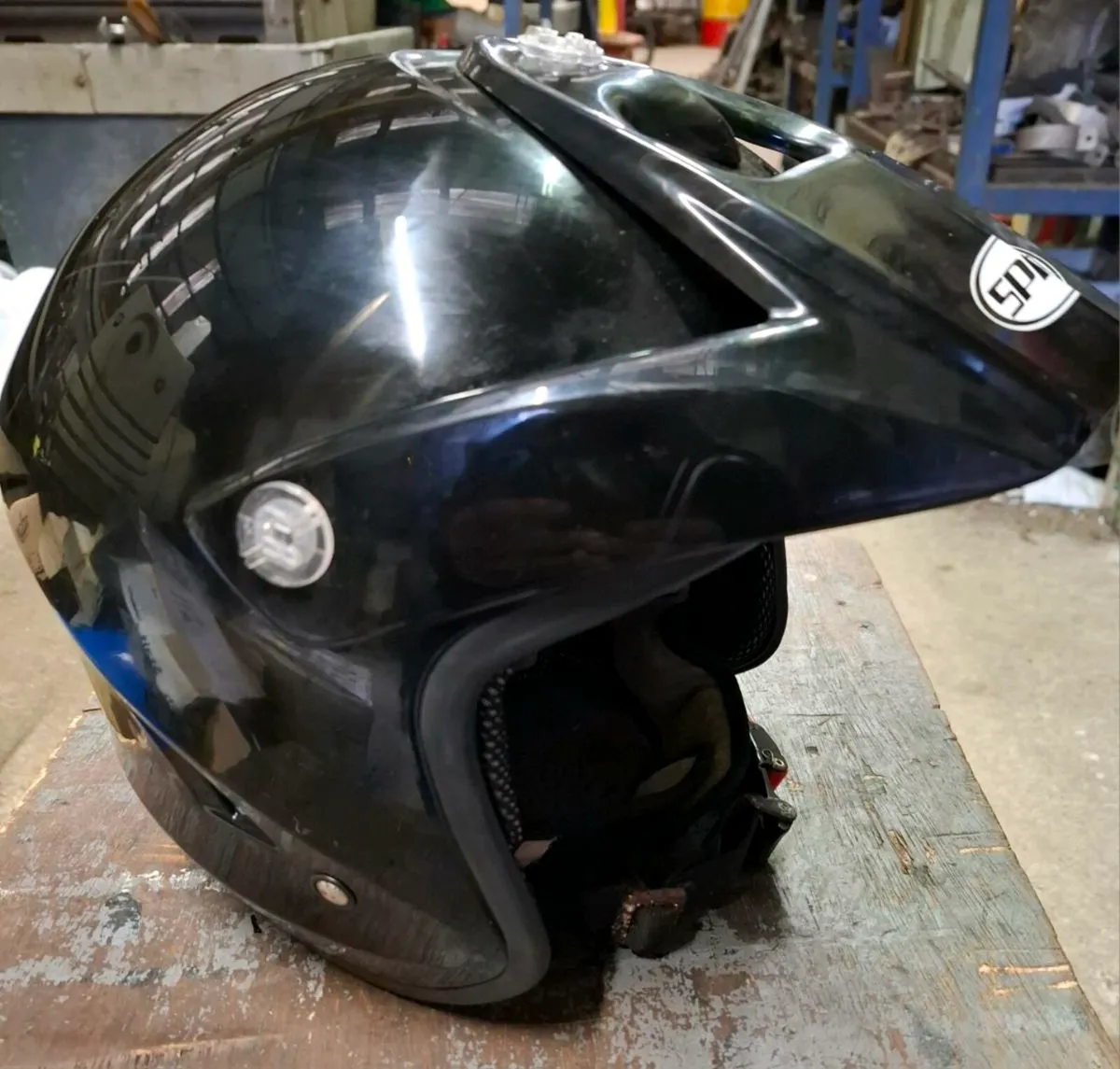 Trials boots and helmet - Image 4