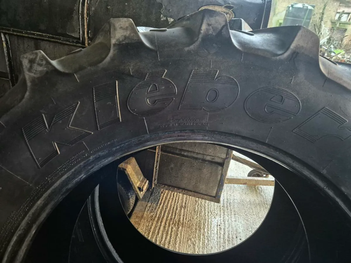 460 85 R38 Back tractor tyres - Image 4