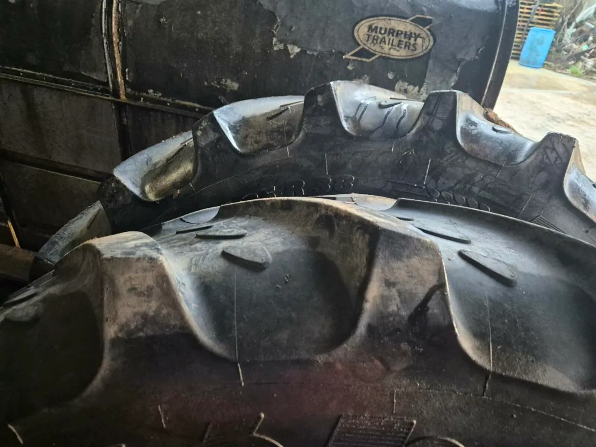 460 85 R38 Back tractor tyres - Image 3