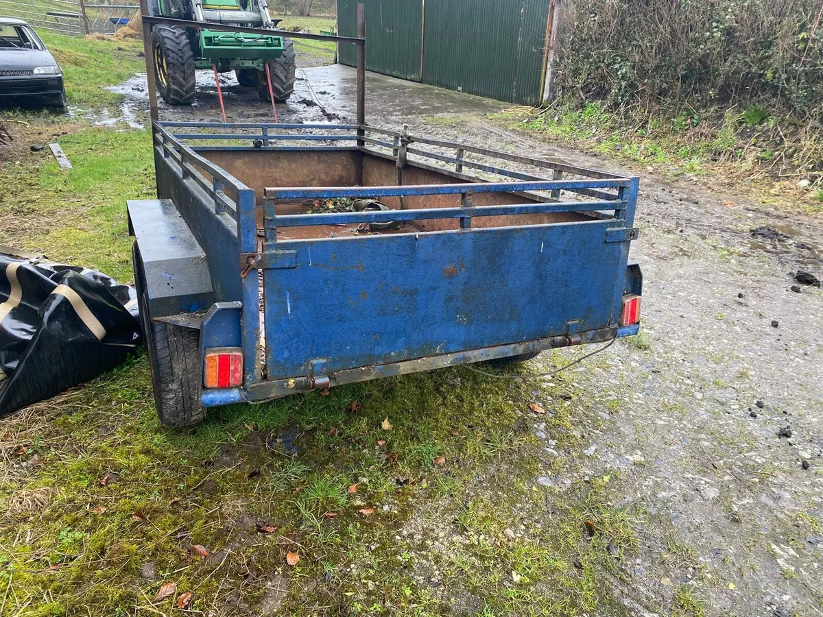 Trailer 8x4 - Image 1