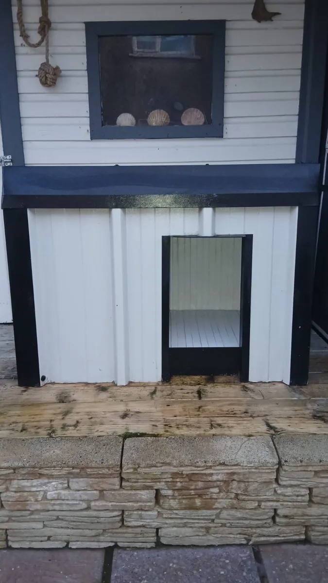 Dog house - Image 1