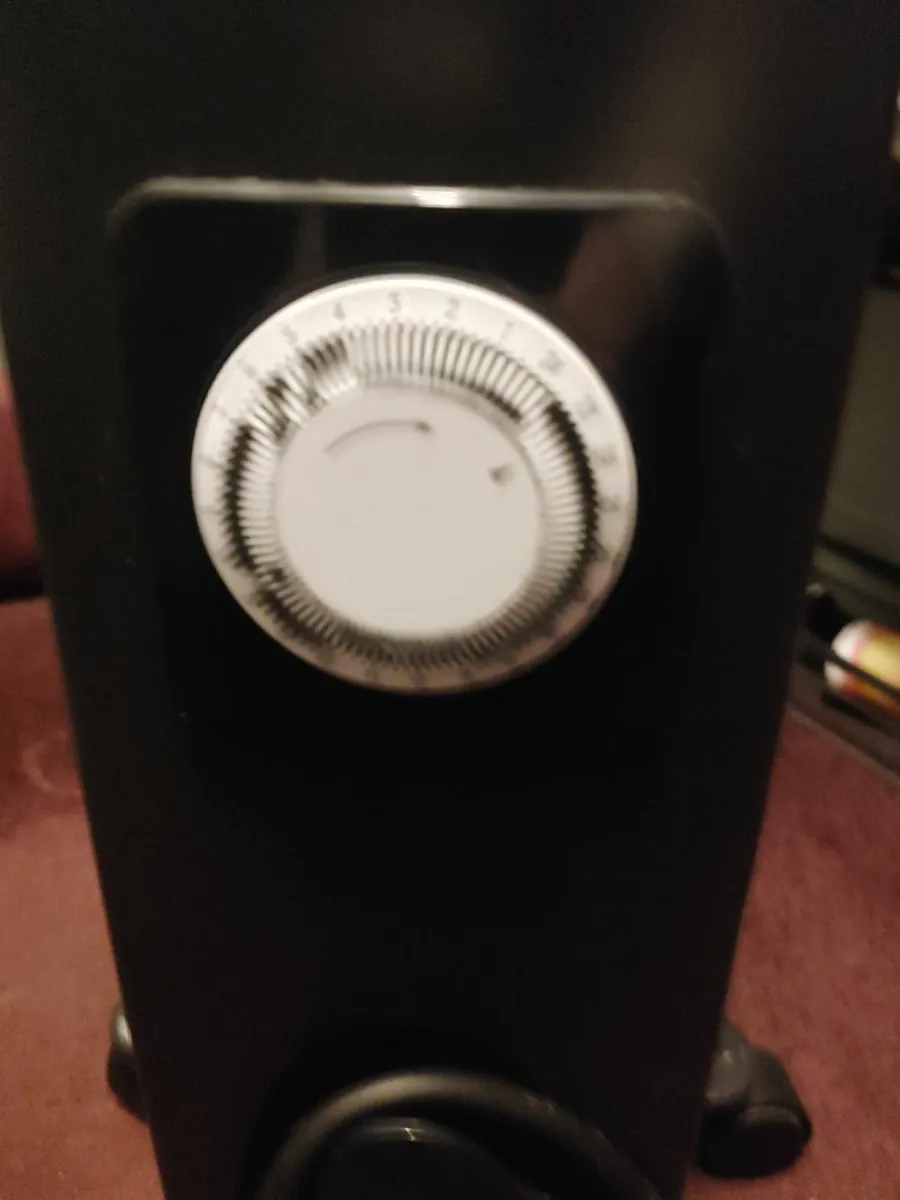 Oil radiator with timer - Image 3