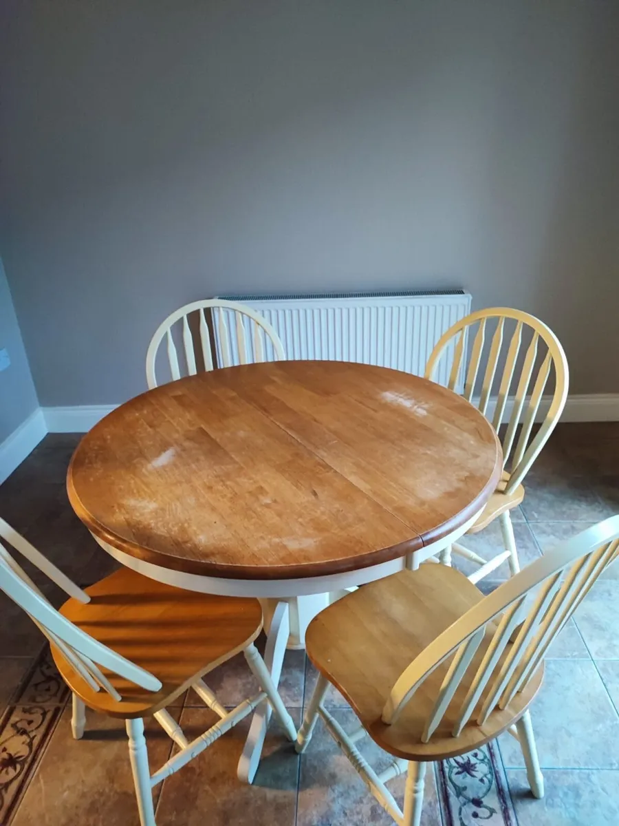 Kitchen Table and Chairs - Image 1