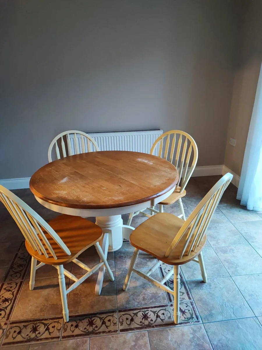 Kitchen Table and Chairs - Image 2