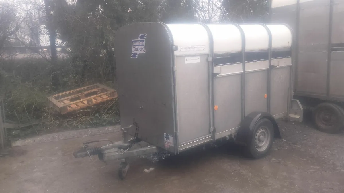 P8 8x4 ivor Williams pig/calf/sheep - Image 1