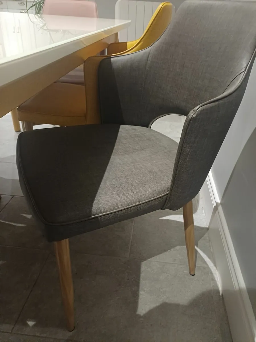 Dining Table & 6 Chairs - Image 4