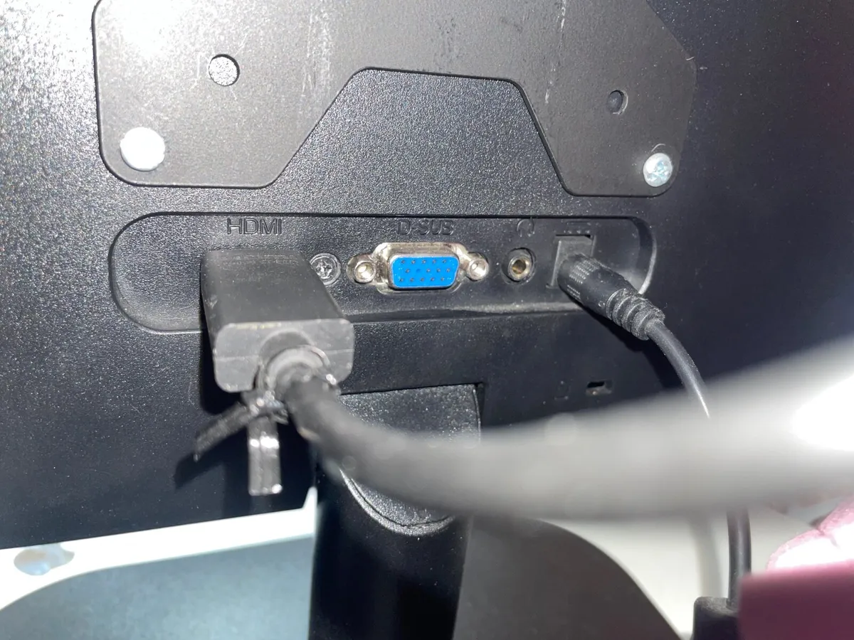 AOC 27” Monitor – Excellent Condition – Boxed - Image 3